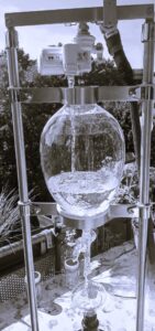 Mehr über den Artikel erfahren Glas-Wasserwirbler und Glas-Ei: Belebung von Wasser für mehr Vitalität